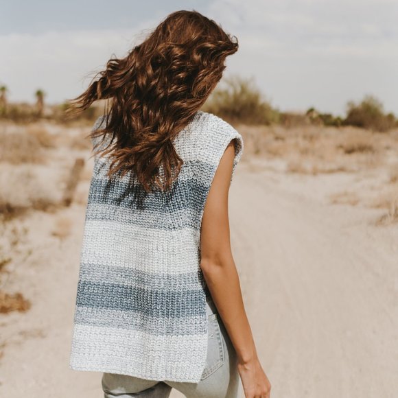 Elan Women's Sleeveless Sweater Top - Picture 2 of 3